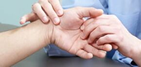Diagnosis of pain in the joints of your fingers